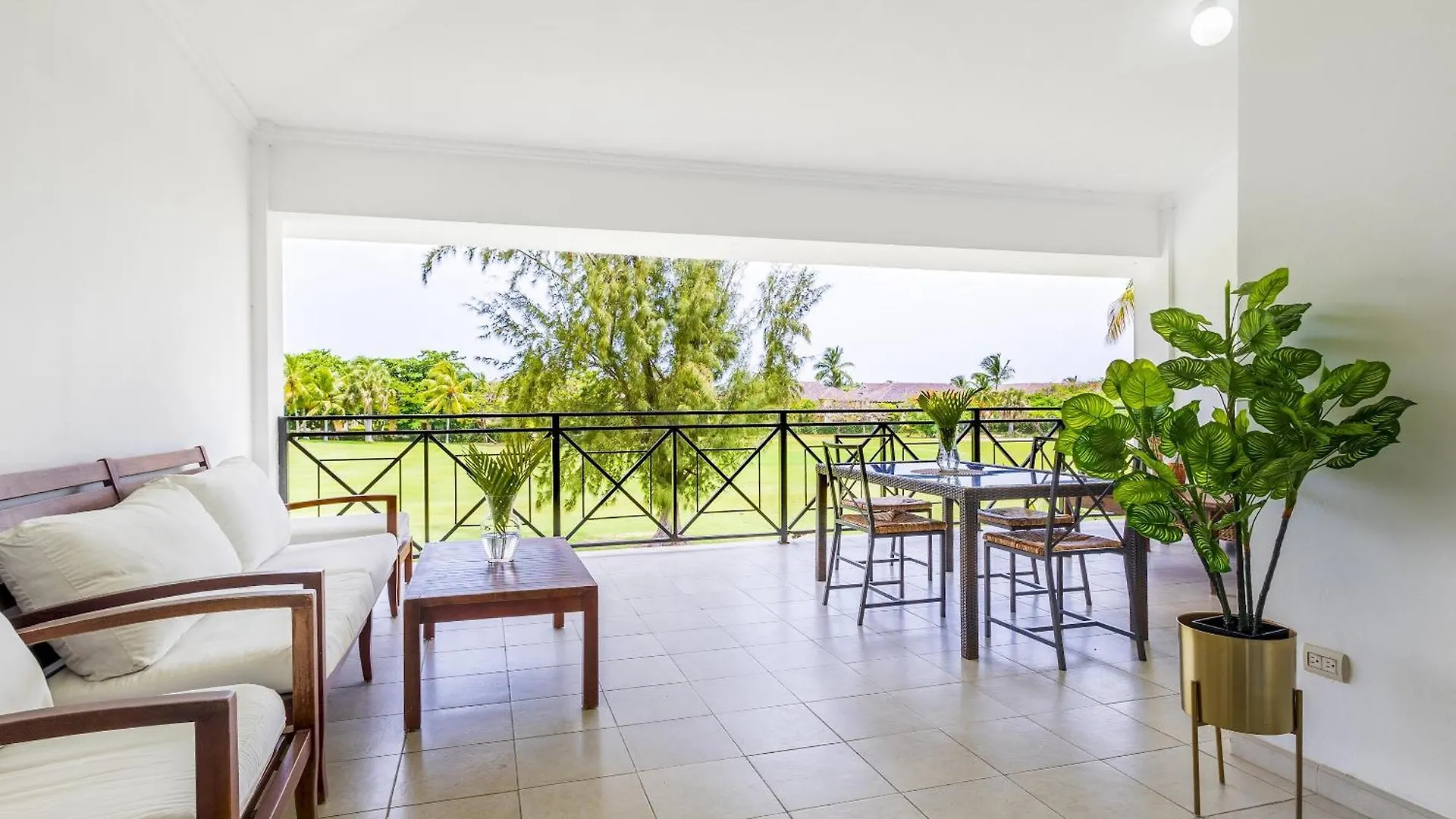 Private & Luxury Apartment Cocotal In Gated & Secured Community Punta Cana