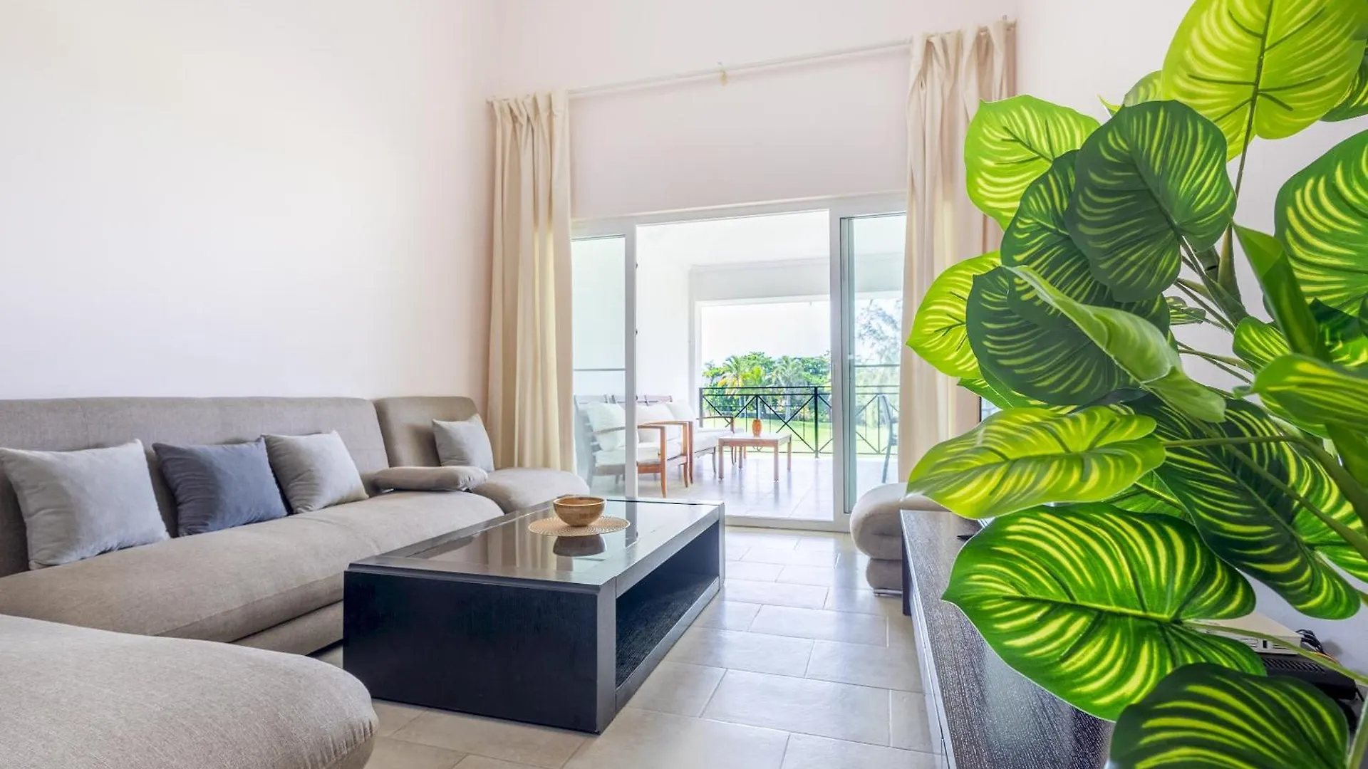 Private & Luxury Apartment Cocotal In Gated & Secured Community Punta Cana