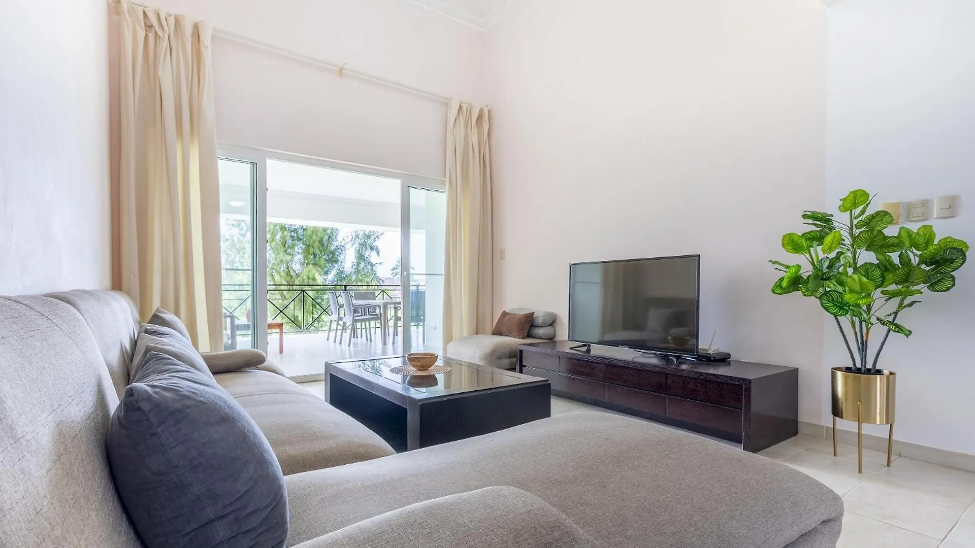Private & Luxury Apartment Cocotal In Gated & Secured Community Punta Cana