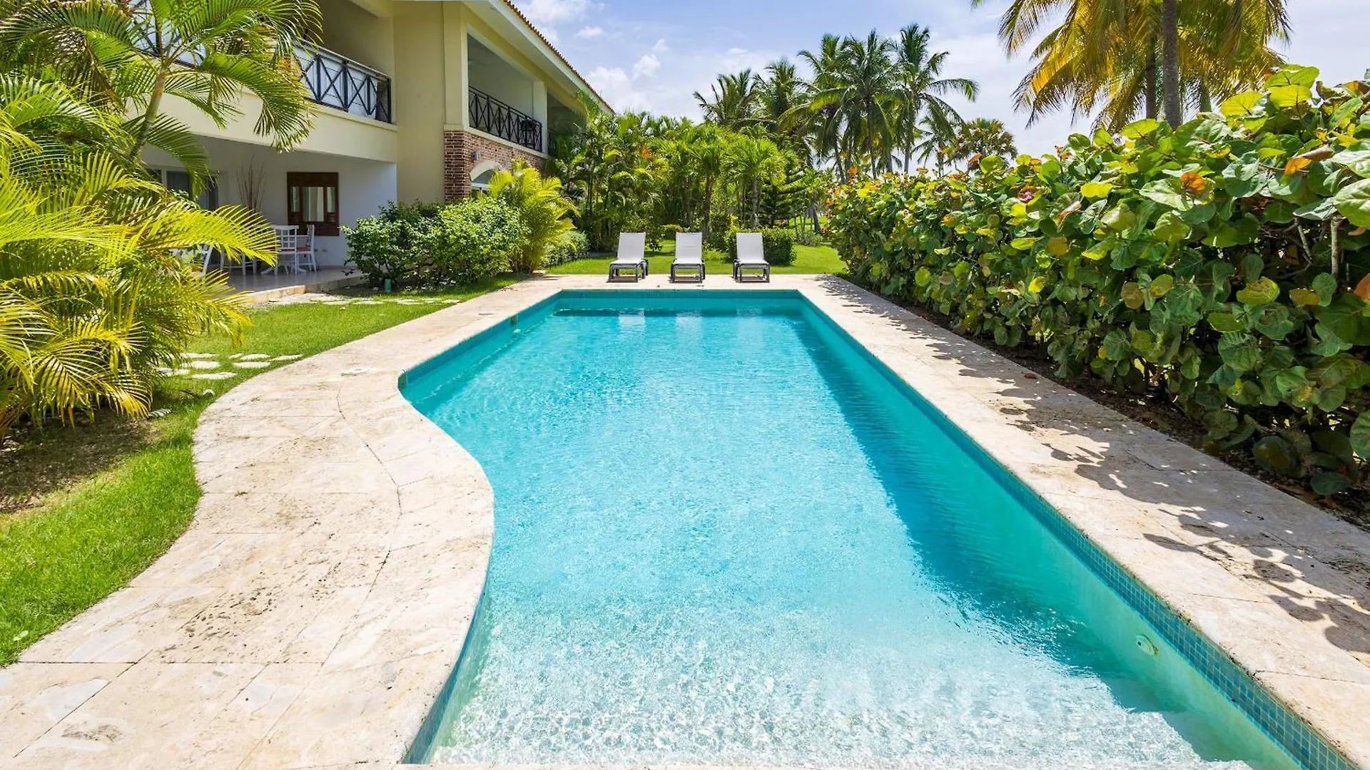 Private & Luxury Apartment Cocotal In Gated & Secured Community Punta Cana